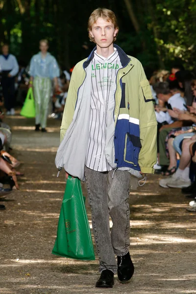 Look 29